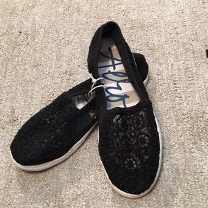 NWT Aeropostale lace slip ons rubber sole